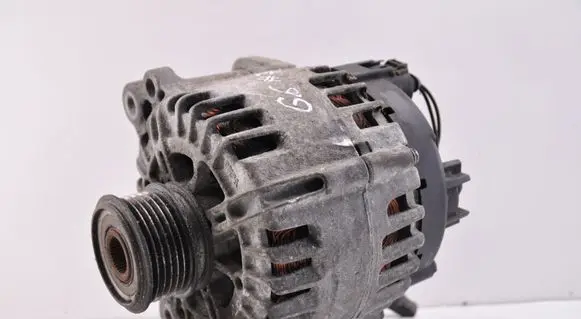 Volkswagen Golf VI Generator/alternator 03L903023F