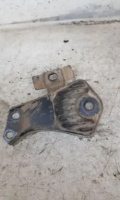Mercedes-Benz E W212 Engine mounting bracket