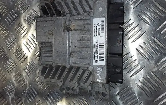 Renault Megane II Engine control unit/module S122326114A 8200843713 8200807626