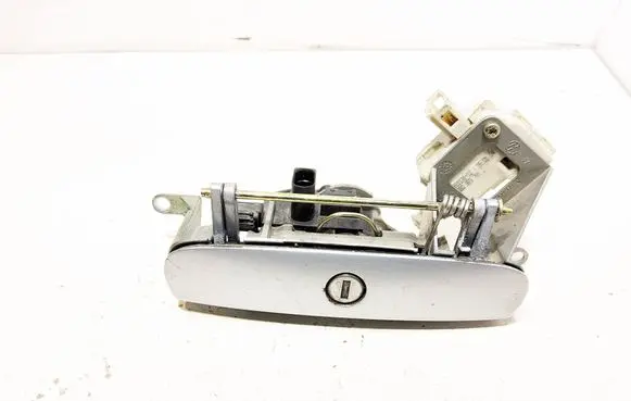 Volkswagen Polo Tailgate/trunk/boot exterior handle 6Q6827565B 6Q6827601B 6Q0962103A