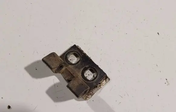 BMW 1 E81 E87 Rear door lock loop/hook striker 