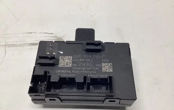 Volkswagen Touareg II Door control unit/module 4H0959795P 4H0959795J
