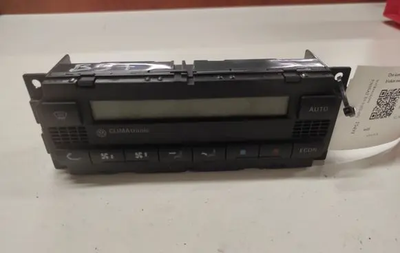 Volkswagen PASSAT B5.5 Climate control unit