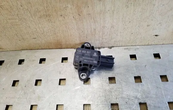 Volkswagen Eos Airbag deployment crash/impact sensor 1Q0955557
