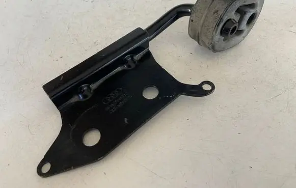 Audi Q5 SQ5 Muffler mount bracket/holder 80A253144E