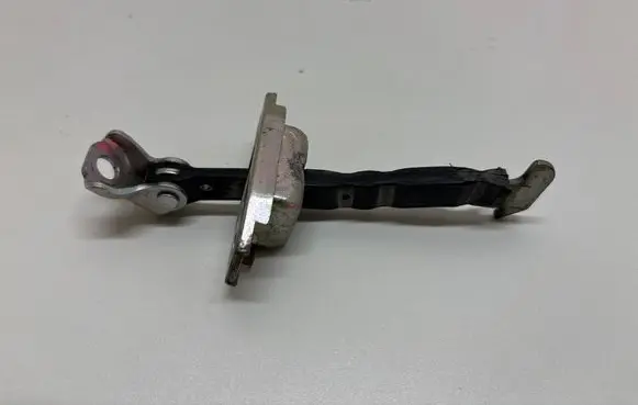 Toyota RAV 4 (XA40) Front door check strap stopper 