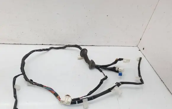 Daihatsu Sirion Front door wiring loom 82152B1060
