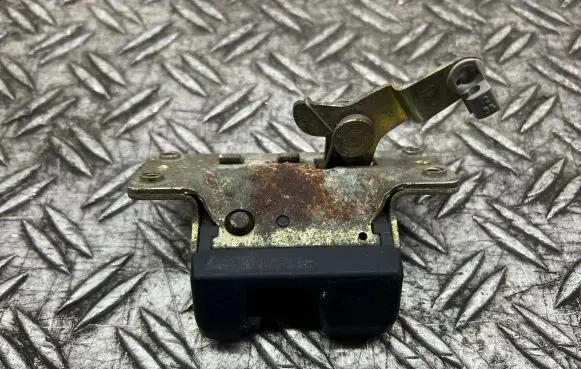 Opel Astra G Tailgate/trunk/boot lock/catch/latch 90563999