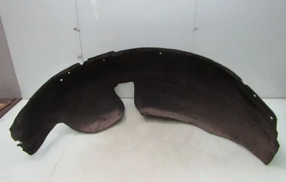 Nissan Leaf II (ZE1) Rear arch 