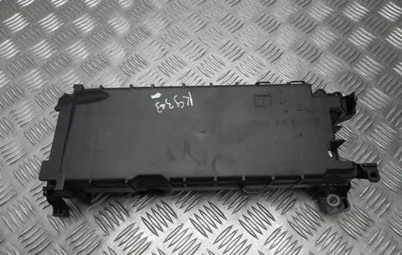 Mercedes-Benz CLA C117 X117 W117 Front seatbelt A2465400140 K939