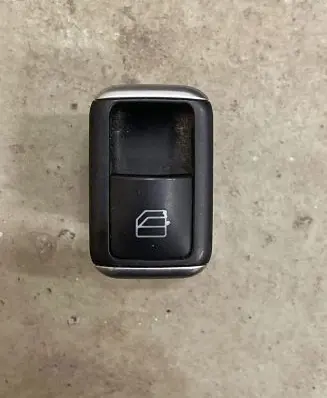 Mercedes-Benz E W212 Electric window control switch A2049058102 10075074 10023289
