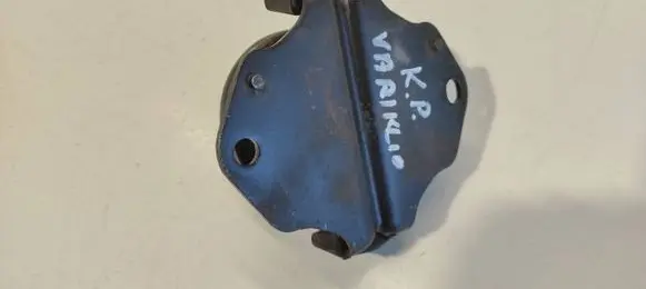 Mitsubishi Pajero Engine mount bracket