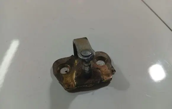 Opel Zafira A Rear door lock loop/hook striker 