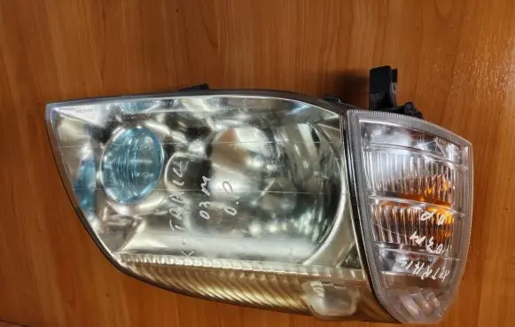 Nissan X-Trail T30 Headlight/headlamp