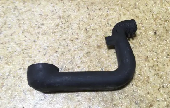 Mercedes-Benz E W124 Breather hose/pipe 1030941082