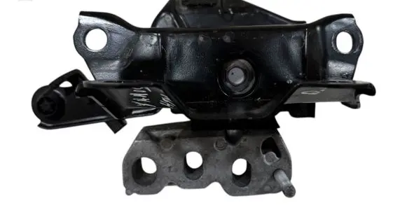 Toyota Yaris XP210 Engine mount bracket