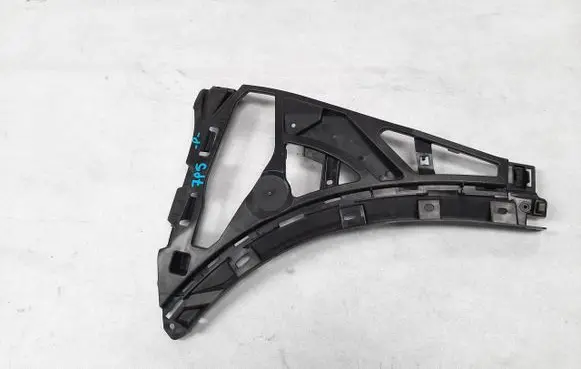Front bumper mounting bracket