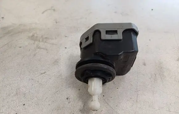 Skoda Fabia Mk1 (6Y) Headlight level adjustment motor 6Y0941295