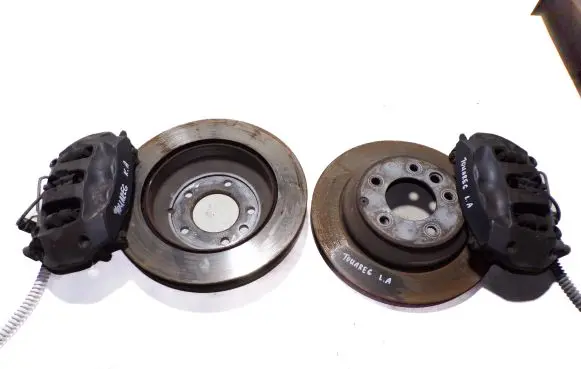 Volkswagen Touareg II Brake discs and calipers set 7P0615423 7P6615403K 7P6615404K