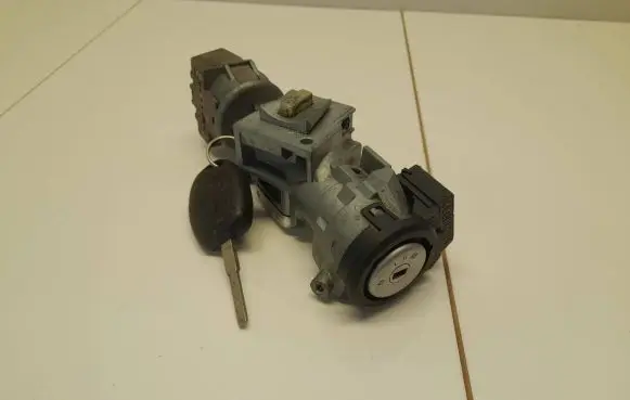 Ford S-MAX Ignition lock 3M513F880AC