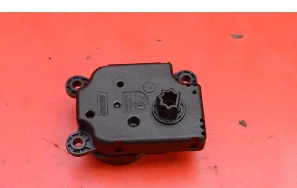 Ford Escape III Air flap motor/actuator AV6N19E616BA