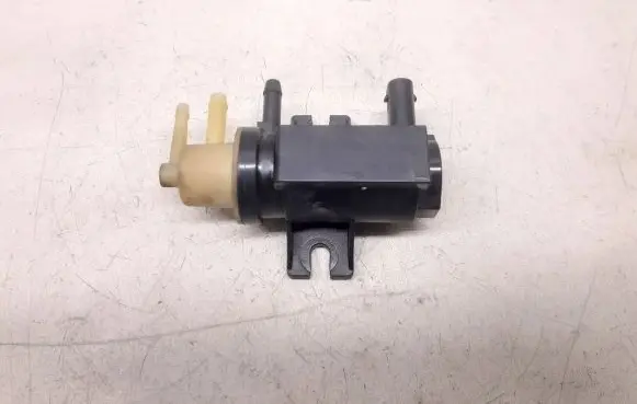 Mercedes-Benz E W212 Turbo solenoid valve A0091533128