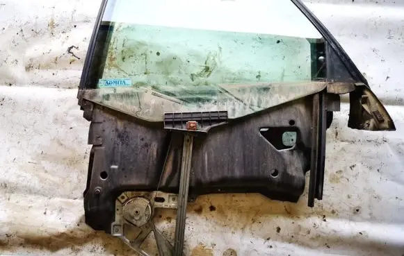 Audi A6 S6 C4 4A Rear door window/glass frame 