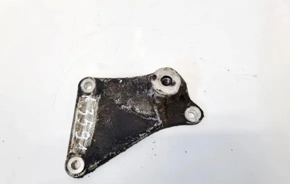 Mercedes-Benz A W168 Engine mounting bracket A6682230104