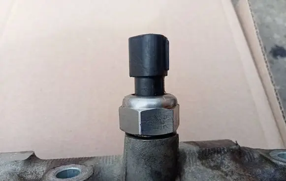 Toyota Avensis T250 Fuel pressure sensor 4990007431