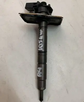 Audi A4 S4 B8 8K Fuel injector 0445116030 03L130277