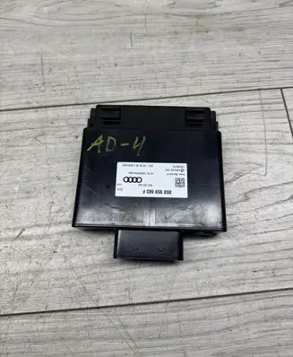 Audi A3 S3 A3 Sportback 8P Voltage converter/converter module 8K0959663F 8K0959663