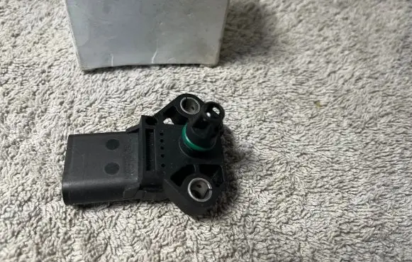 Audi A5 8T 8F Air pressure sensor 038906051C 0281002401