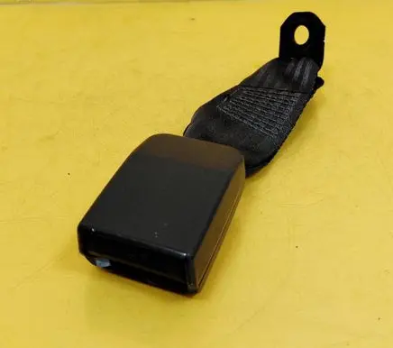 Mitsubishi Space Star Middle seatbelt buckle (rear) 