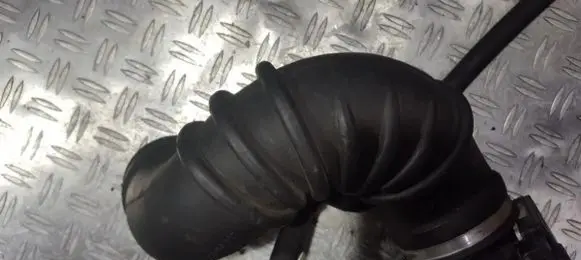 Air intake hose/pipe