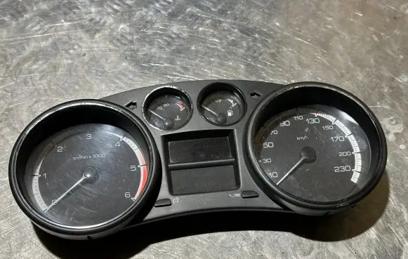 Peugeot 308 Speedometer (instrument cluster) 9665107480