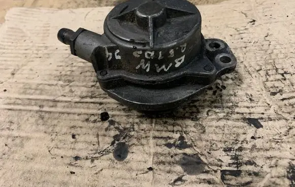 BMW 5 E34 Vacuum pump 72162503