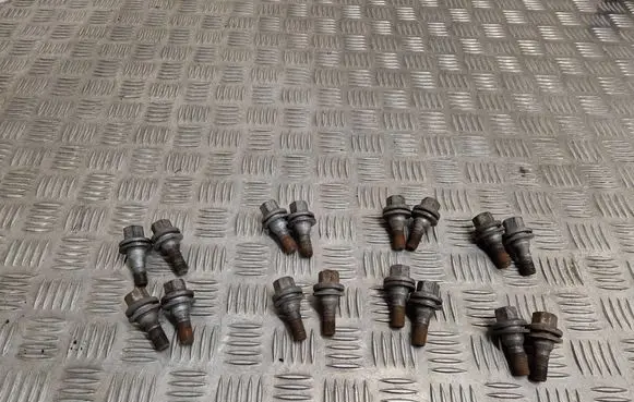 Citroen DS5 Nuts/bolts 