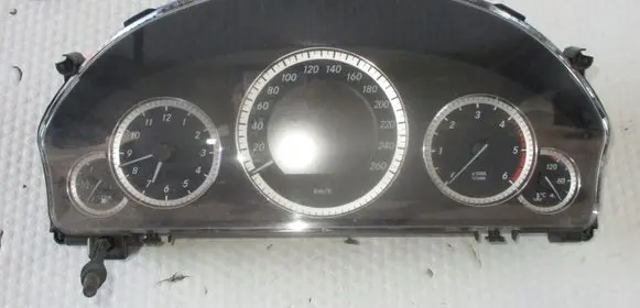 Mercedes-Benz E W212 Speedometer (instrument cluster) A2129003313