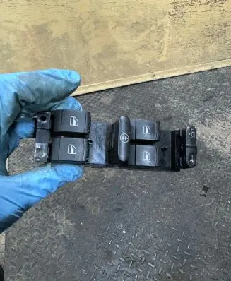 Volkswagen PASSAT B5 Electric window control switch 1J4959857 03755000