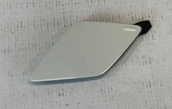 Volvo XC60 Front tow hook cap/cover 31425165