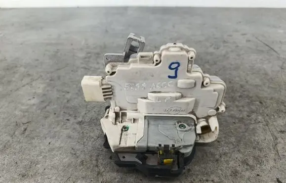 Audi A6 S6 C6 4F Front door lock 
