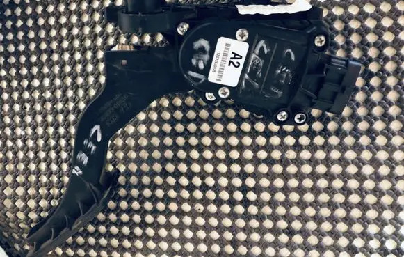 KIA Ceed Accelerator throttle pedal 32700XXXXX