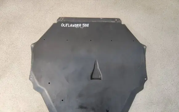 Mitsubishi Outlander Engine splash shield/under tray