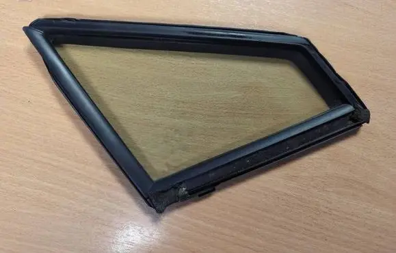 Toyota bZ4X Front door vent window glass four-door 6811042010