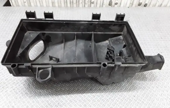 Volkswagen Jetta IV Air filter cleaner box bracket assembly 