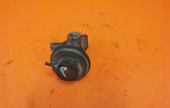 Mercedes-Benz ML W163 EGR thermostat A1121400060 8B1 PIERBURG