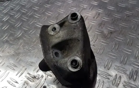 Peugeot 307 Engine mounting bracket 9653124780