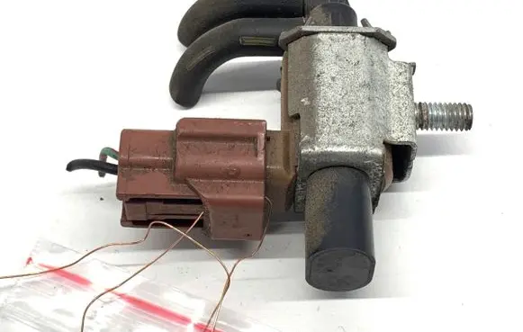Mazda 6 Fuel pressure regulator K5T4659