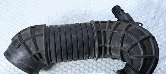 Audi A4 S4 B7 8E 8H Air intake hose/pipe 8E0129615J
