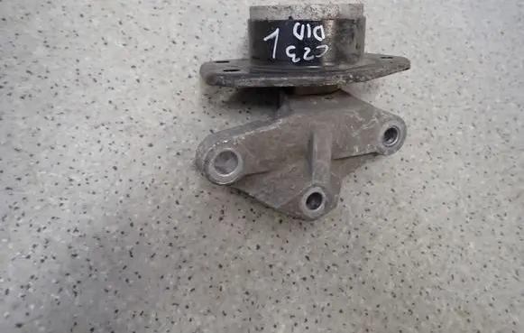 Mitsubishi Colt Engine mount vacuum valve